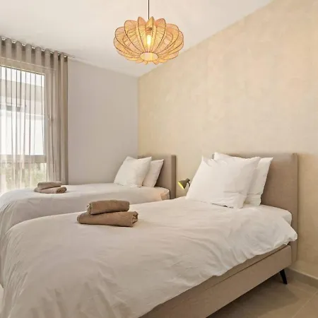 Modern With Terrace, Sea And Mountain Views Lejlighed *